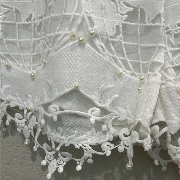 White Crop Blouse with 3/4 Sleeves and Mandarin Collar with Matching Shorts - Picture 14 of 16